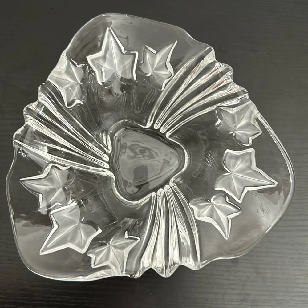 Parisian Ivy Handkerchief Frosted Leaves Vintage Bowl Mikasa